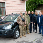 Вінницька громада передала чергову автівку для ЗСУ