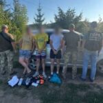 Вплав через Дністер до Молдови: на Вінниччині зупинили компанію “водних туристів”