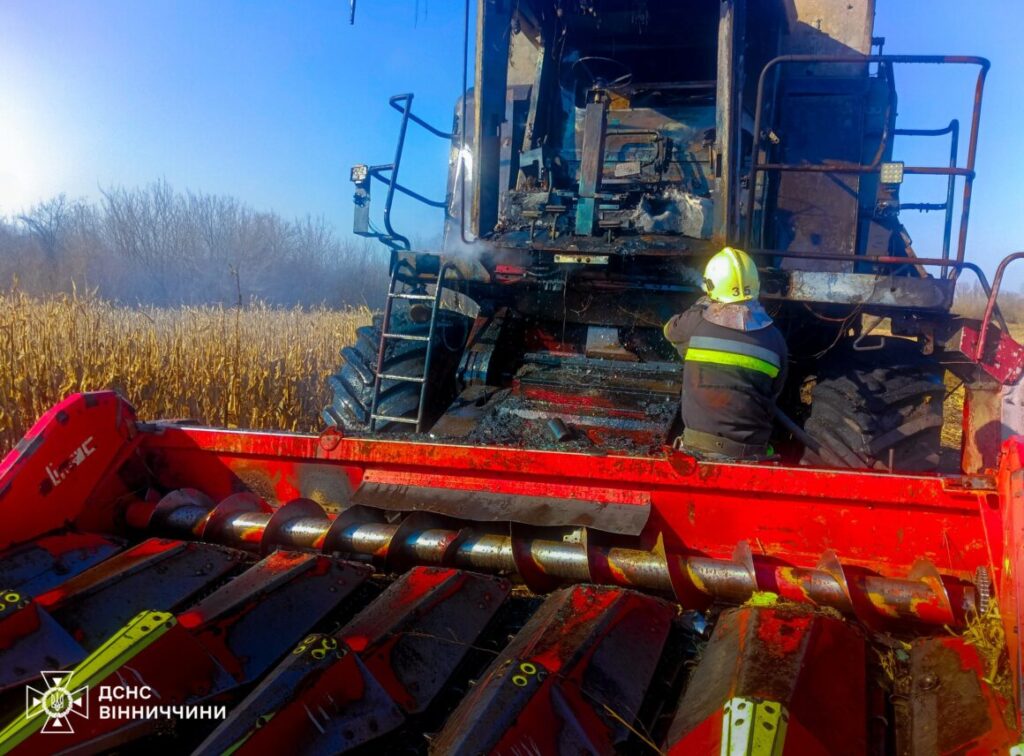 У Вінницькій області горіли комбайн, автівки та підприємство