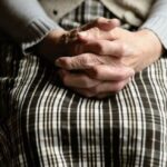 Допомогли вінничанці, якав впала в квартирі та не могла підвестися
