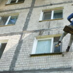 У Вінниці стартував ремонт міжпанельних швів у багатоповерхівці на Брацлавській, 70