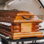 Что делать при смерти родственника в Европе: перевозка тела в Украину