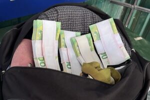 Скарб за кордон: Вінницькі прикордонники зупинили спробу вивезення понад 2 млн грн валюти