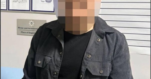 Вінниччина: 13 і 9 років тюрми за шантаж неповнолітньої та тисячі педофільських файлів.
