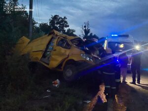 ДТП на Вінниччині: пасажир врятував травмованого водія з авто.