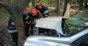 На об'їзній Вінниці: легковик злетів у кювет.