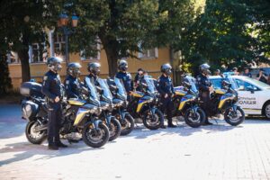 Вінницька патрульна поліція обирає швидкість: нові мотоцикли на дорогах міста!