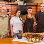 Вінницький соняшник незалежності: величезна випічка на честь свята