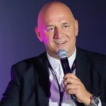 25 тисяч голосів за петицію: Потапа пропонують позбавити почесного звання.