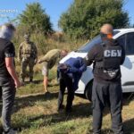Злочинний арсенал: на Вінниччині впіймали трьох торговців зброєю.