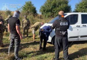 Злочинний арсенал: на Вінниччині впіймали трьох торговців зброєю.