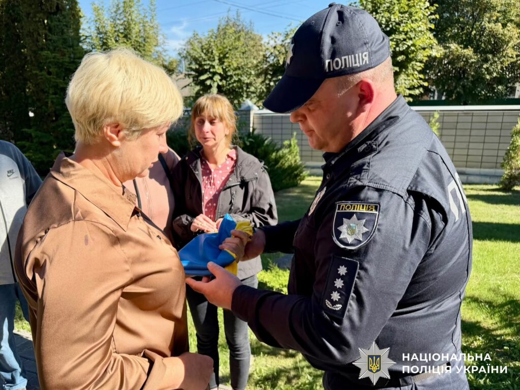 Пам'ять у граніті: Хмільник вшановує полеглих Героїв-поліцейських.