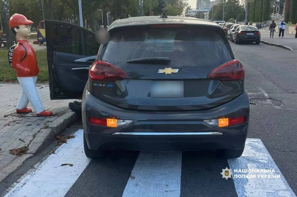 Вінниця: 9-річну велосипедистку збив авто на нерегульованому переході
